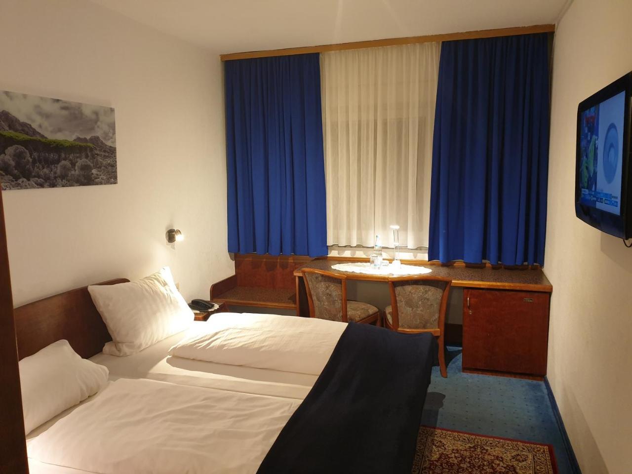 Hotel Wacker Лар Екстер'єр фото