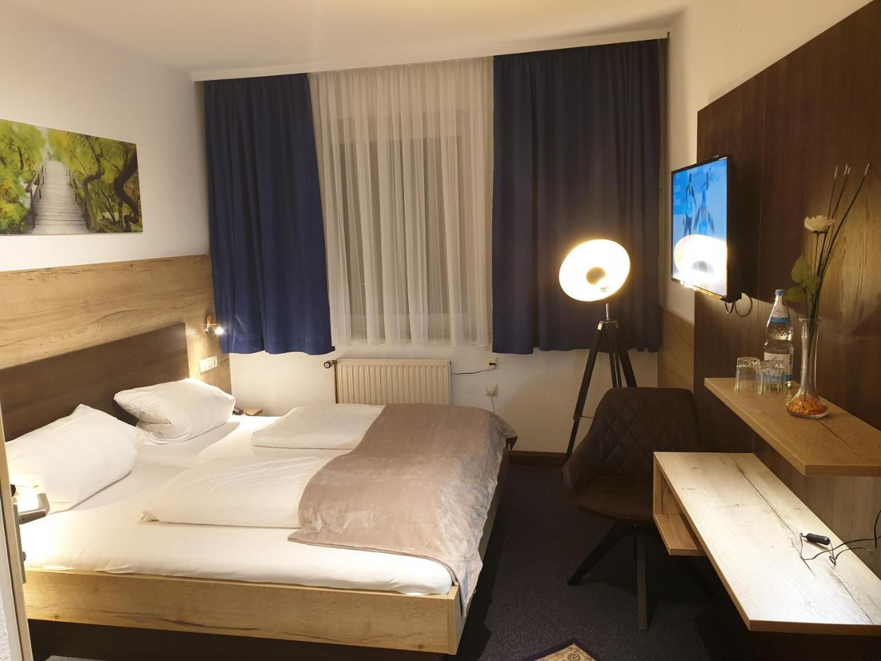 Hotel Wacker Лар Екстер'єр фото